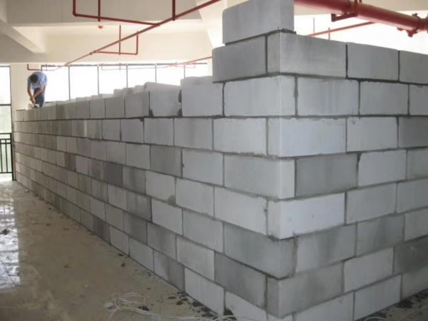 花山蒸压加气混凝土砌块承重墙静力和抗震性能的研究